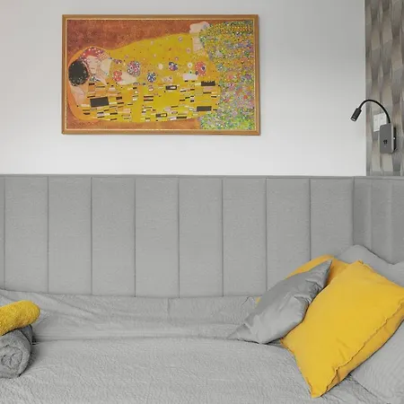 Self Check-in Old Town Apartment