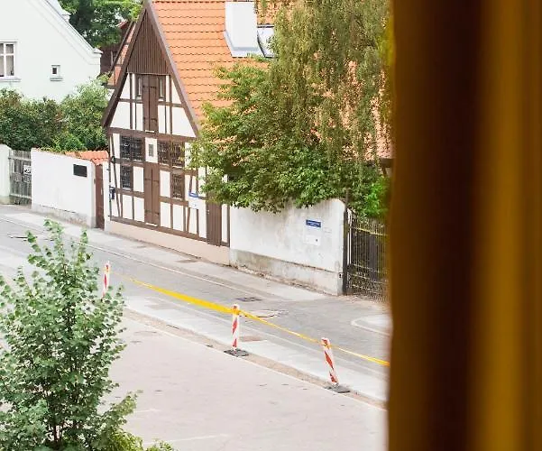 Self Check-in Old Town